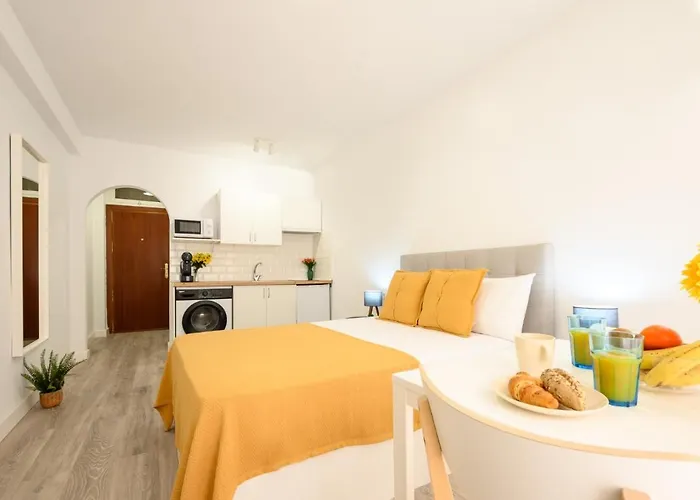 Pinzon 2, Center By 10tosea